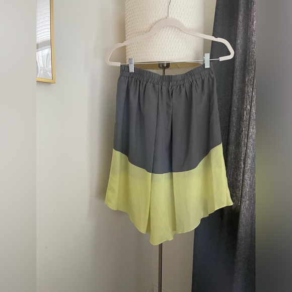 BCBG flowy skirt olive and neon green color block (size S) - Picture 2 of 3